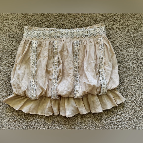 Banana USA Dresses & Skirts - Elegant Cream Mini Skirt with Lace Detailing